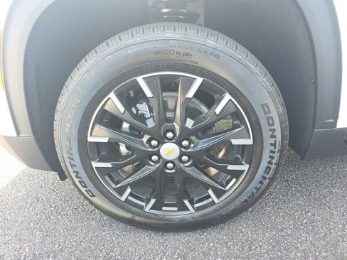 New 2026 Chevrolet Traverse LT w/ Enhanced Driving Package image 6