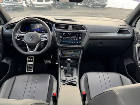 Used 2022 Volkswagen Tiguan SE R-Line image 18