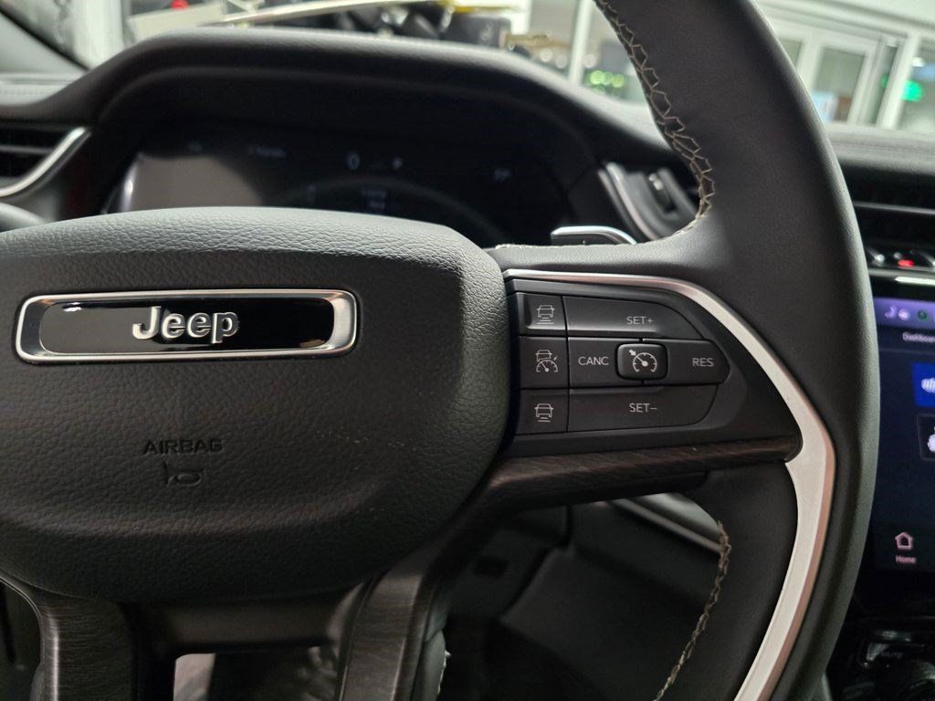 Used 2024 Jeep Grand Cherokee L Limited w/ Luxury Tech Group II AWD/4WD image 21