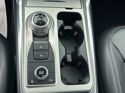 Certified 2022 Ford Explorer XLT w/ Equipment Group 202A image 25