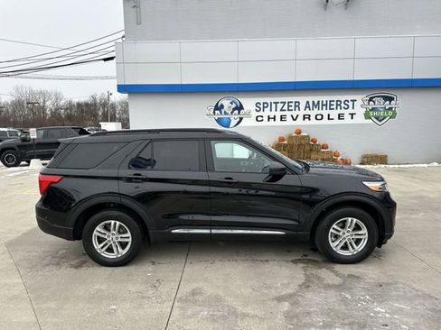 Used 2023 Ford Explorer XLT w/ Equipment Group 202A AWD/4WD image 11
