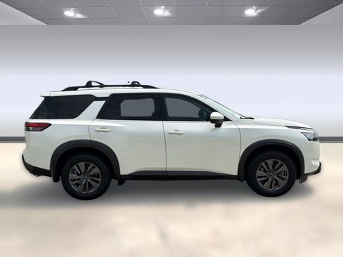 Used 2022 Nissan Pathfinder SV FWD image 8