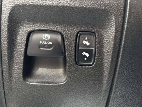 Used 2021 RAM 1500 Big Horn AWD/4WD image 32