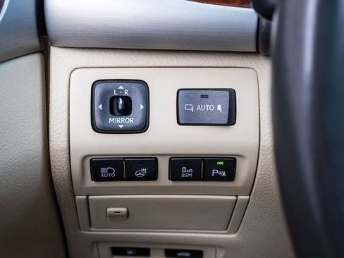 Used 2017 Lexus LS 460 image 23