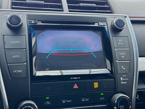 Used 2017 Toyota Camry SE FWD image 10