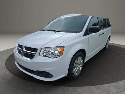 Used 2020 Dodge Grand Caravan SE w/ UConnect Hands-Free Group