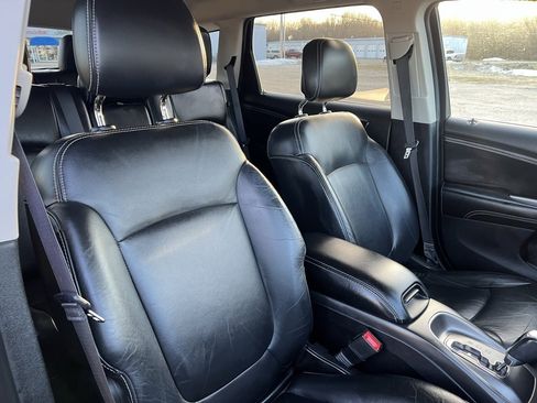 Used 2015 Dodge Journey Crossroad w/ Flexible Seating Group image 12
