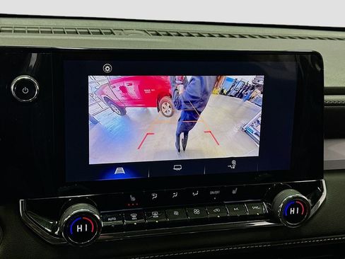 New 2024 Chevrolet Colorado LT w/ LT Convenience Package II AWD/4WD image 15