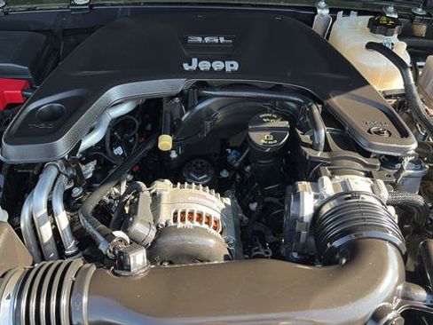 Used 2021 Jeep Gladiator Rubicon w/ LED Lighting Group AWD/4WD image 23