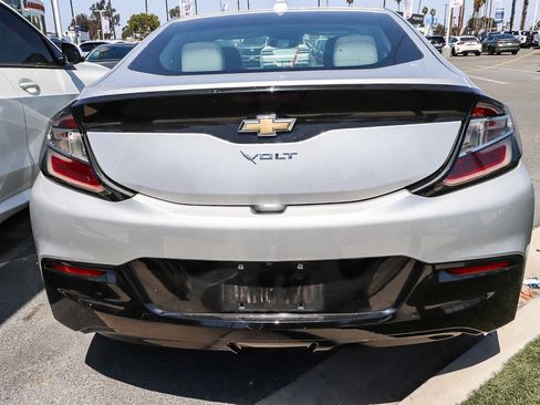 Used 2017 Chevrolet Volt LT w/ Comfort Package FWD image 12