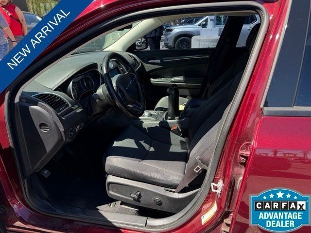Used 2019 Chrysler 300 Touring w/ Sport Appearance Package RWD image 5