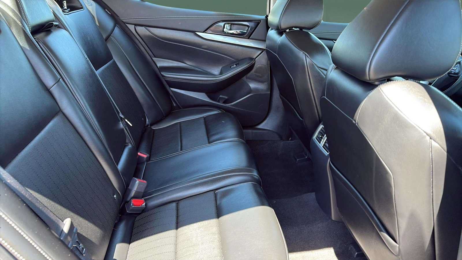 Used 2023 Nissan Maxima SV w/ Floor Mat Group FWD image 21