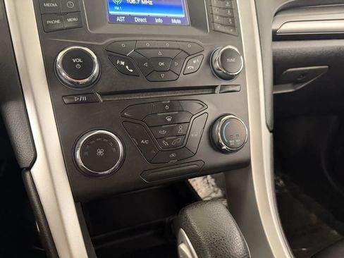 Used 2015 Ford Fusion SE FWD image 22