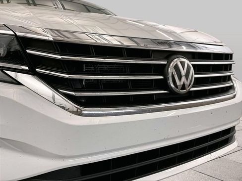 Used 2022 Volkswagen Passat 2.0T SE FWD image 29