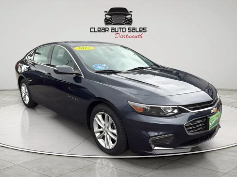 Used 2017 Chevrolet Malibu LT FWD image 1