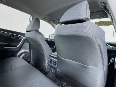 Used 2025 Toyota RAV4 LE image 31