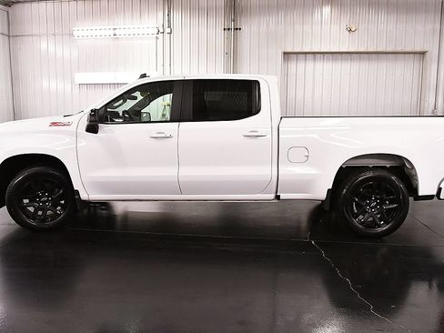 Used 2023 Chevrolet Silverado 1500 RST w/ Z71 Off-Road Package AWD/4WD image 4