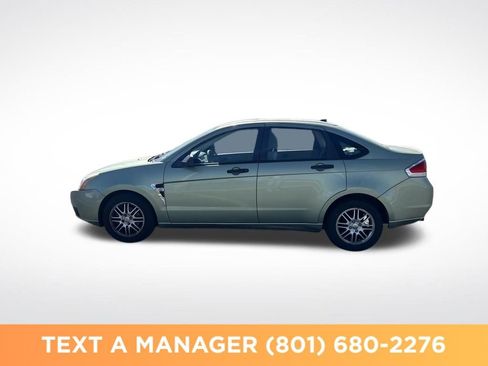 Used 2008 Ford Focus SE FWD image 2
