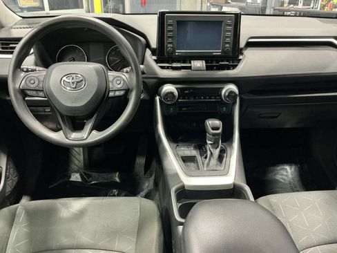 Used 2021 Toyota RAV4 XLE w/ Convenience Package image 3
