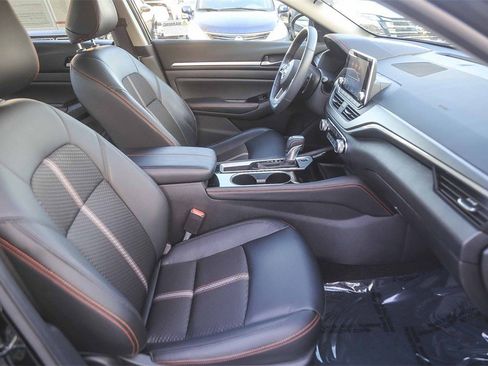 Used 2024 Nissan Altima 2.5 SR image 15