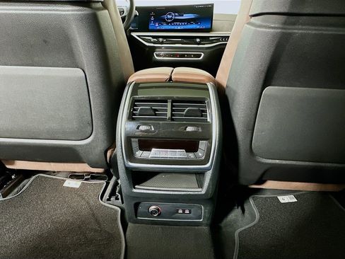 Used 2024 BMW X7 xDrive40i w/ Executive Package AWD/4WD image 27