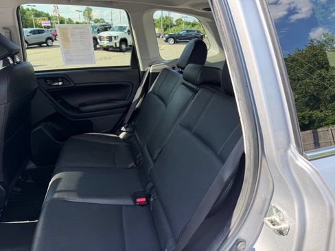 Used 2017 Subaru Forester 2.5i Limited AWD/4WD image 9