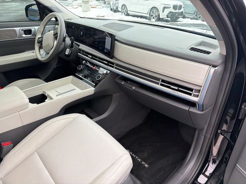 Used 2025 Hyundai Santa Fe Calligraphy image 16