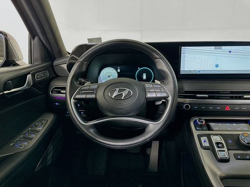 Used 2023 Hyundai Palisade Calligraphy image 17