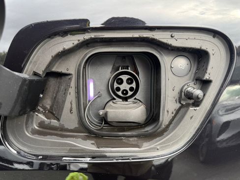 Used 2023 Volvo C40 P8 Recharge Ultimate image 50