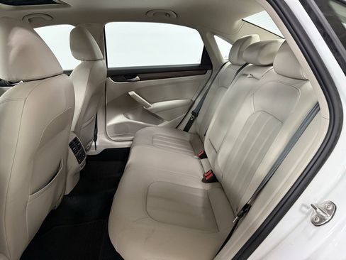 Used 2020 Volkswagen Passat 2.0T SEL image 17