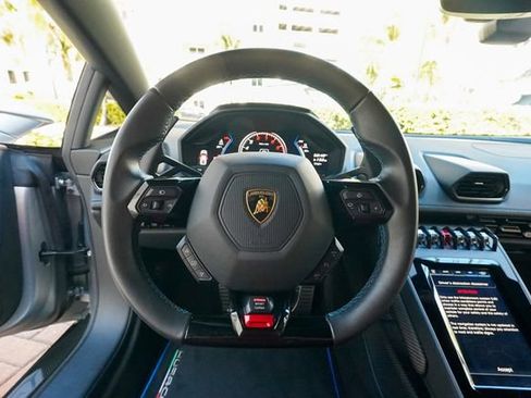 Used 2020 Lamborghini Huracan EVO image 65