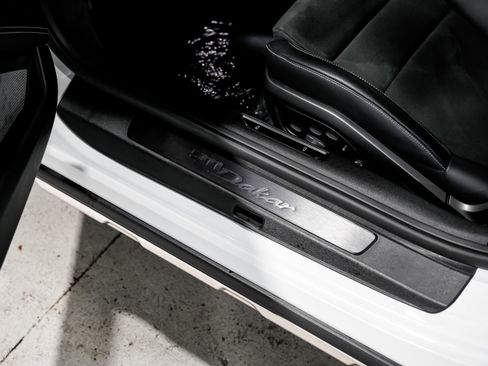 Used 2024 Porsche 911 Dakar image 29