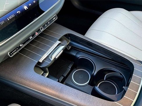 New 2026 Mercedes-Benz E 350 4MATIC Sedan image 11