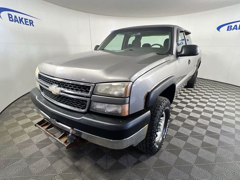Used 2007 Chevrolet Silverado 2500 W/T w/ Skid Plate Package AWD/4WD image 5