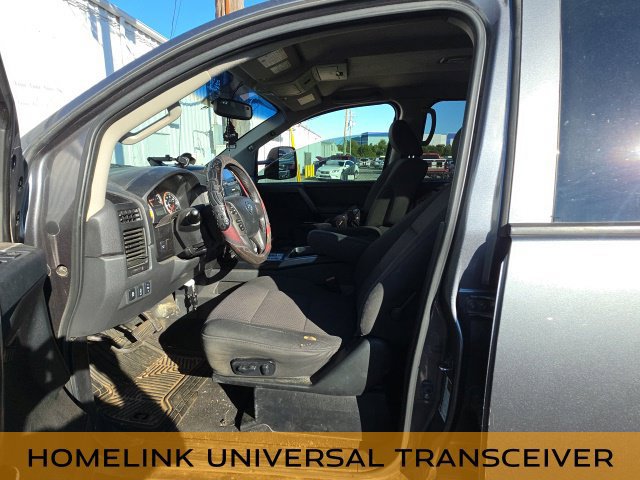 Used 2014 Nissan Titan SV w/ SV Premium Utility Package AWD/4WD image 11