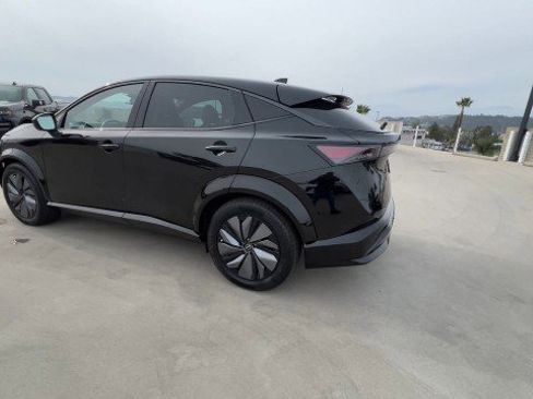 Used 2023 Nissan Ariya AWD image 6