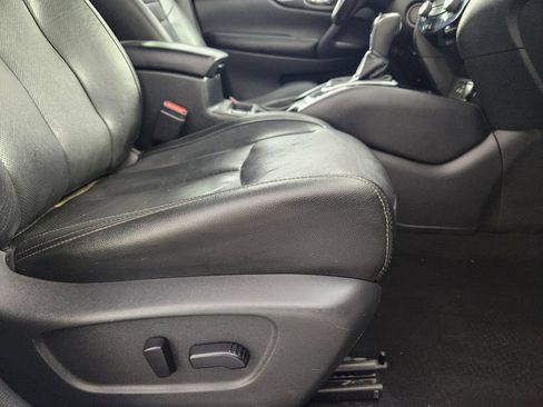 Used 2019 Nissan Rogue SL AWD/4WD image 17