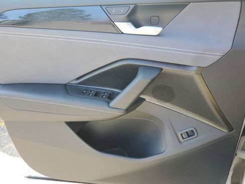 New 2026 Volkswagen Tiguan SE R-Line image 21