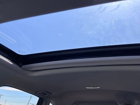 Used 2018 Honda CR-V Touring image 12
