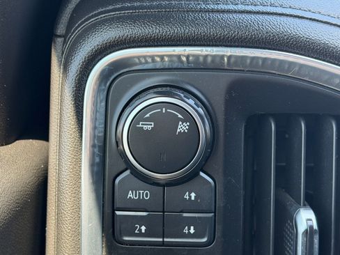 Used 2019 Chevrolet Silverado 1500 LT Trail Boss AWD/4WD image 27
