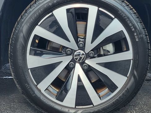 Used 2024 Volkswagen Taos SE FWD image 16