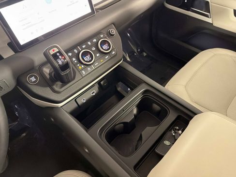 Used 2024 Land Rover Defender 110 S image 46