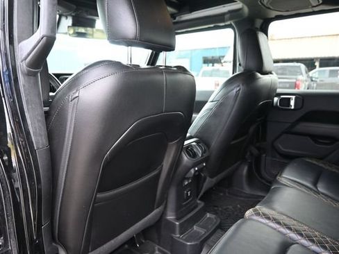 Used 2021 Jeep Wrangler Unlimited Sahara AWD/4WD image 13