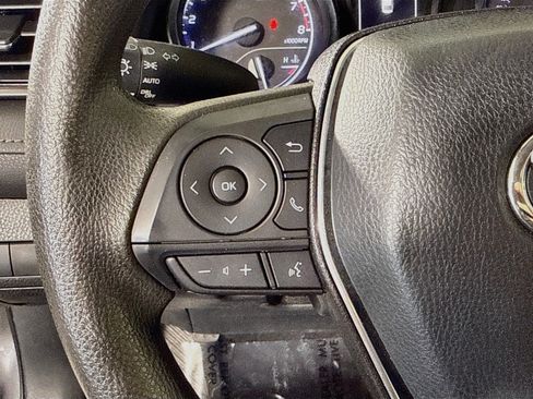 Used 2019 Toyota Camry LE FWD image 14