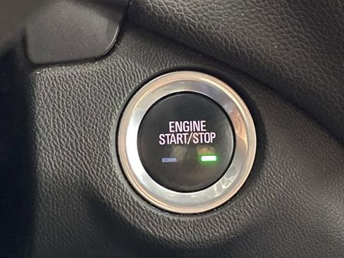 Used 2020 Chevrolet Equinox LT image 23