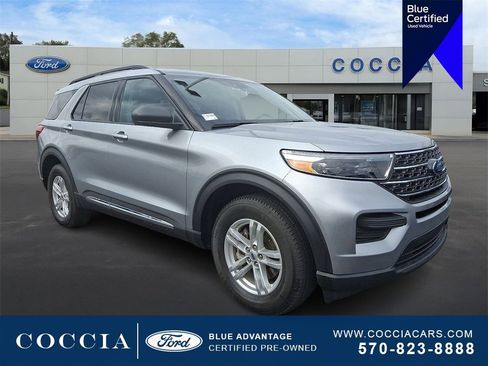 Certified 2022 Ford Explorer XLT image 3