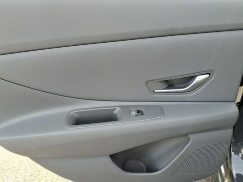 New 2026 Hyundai Elantra SEL Sport Premium FWD image 9