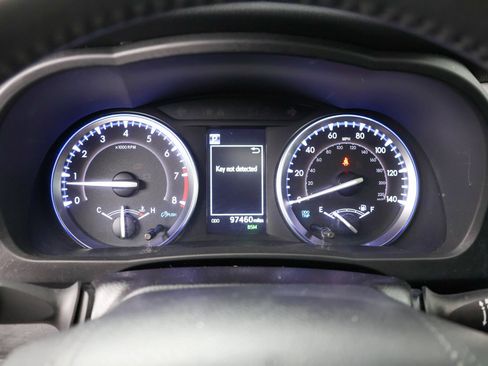 Used 2019 Toyota Highlander SE AWD/4WD image 16
