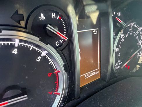 Used 2022 Toyota 4Runner Limited AWD/4WD image 3