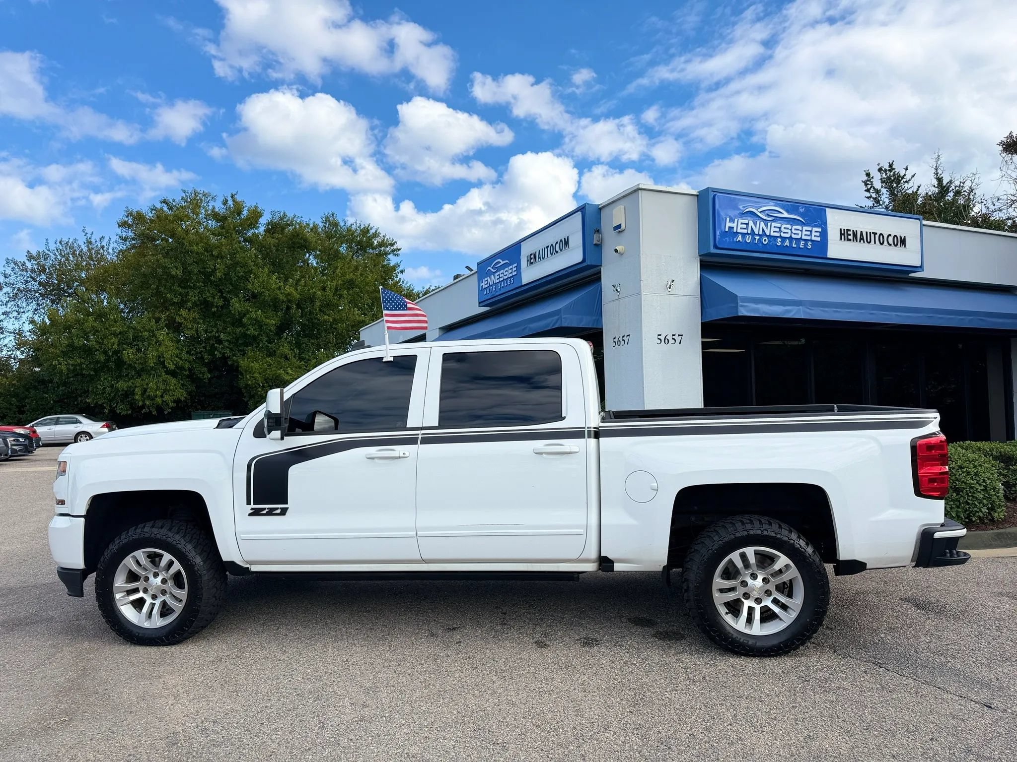 Used 2017 Chevrolet Silverado 1500 LT w/ Rally 2 Edition AWD/4WD image 28